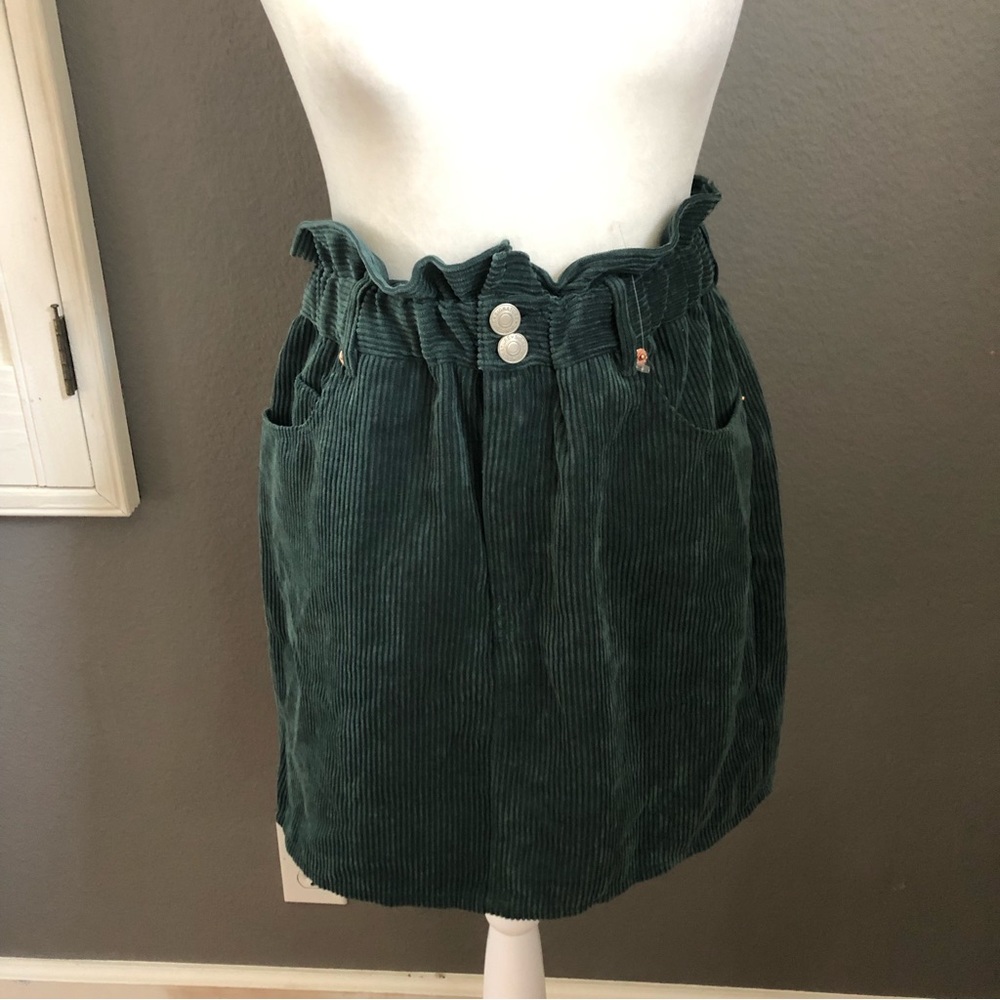 NWT Signature8 Green Corduroy Skirt